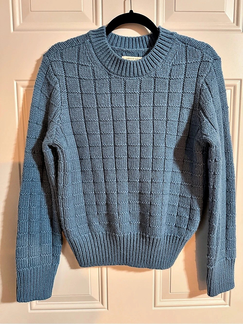 American Eagle Textured Crewneck Sweater in Blue Size Small